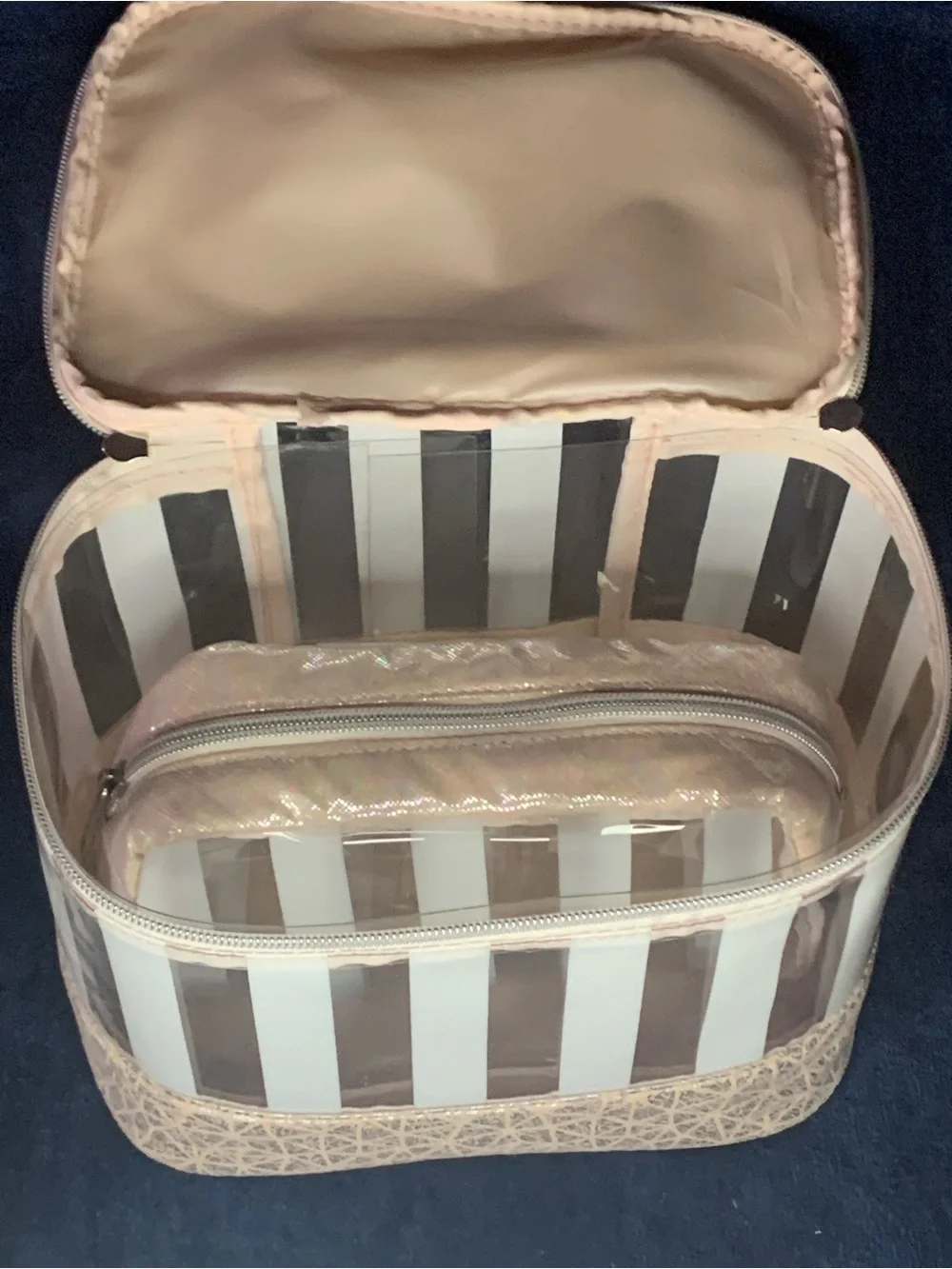 Modella Fashion Fashion Forward 2 pc Train Case Set.